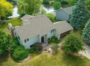520 Elaine Ave, Shoreview, MN 55126