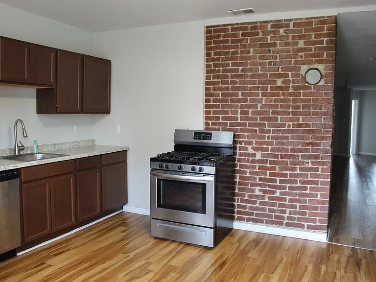 114 W 8th Ave #3C — Photo 2