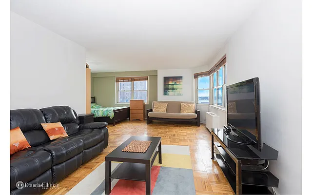 Rented by Douglas Elliman | media 6