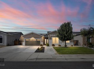 5902 Ocean Jasper Dr, Bakersfield, CA 93313