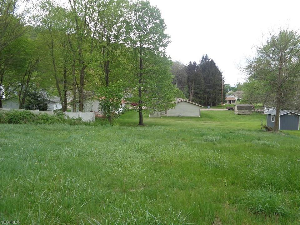 2nd image of 1356 Ridge Rd NE