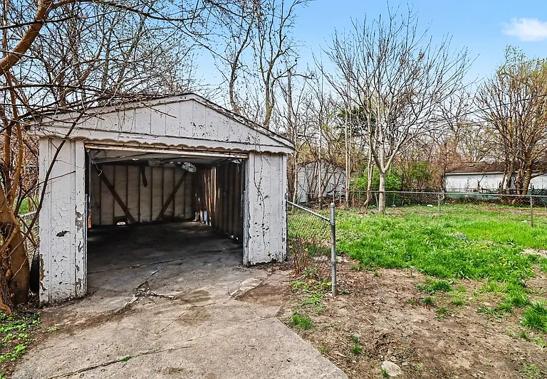 16605 Freeland St — Photo 26