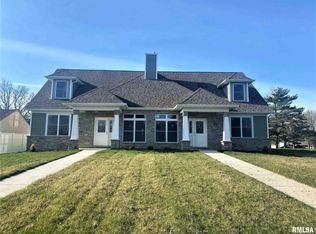 1215 W 53rd St, Davenport, IA 52806