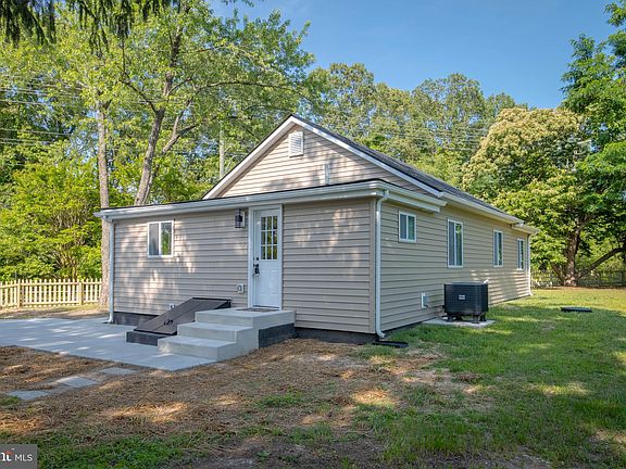 3rd image of 8244 Railroad Ave