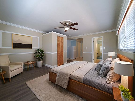 3rd image of 910 E Coast Ave #2