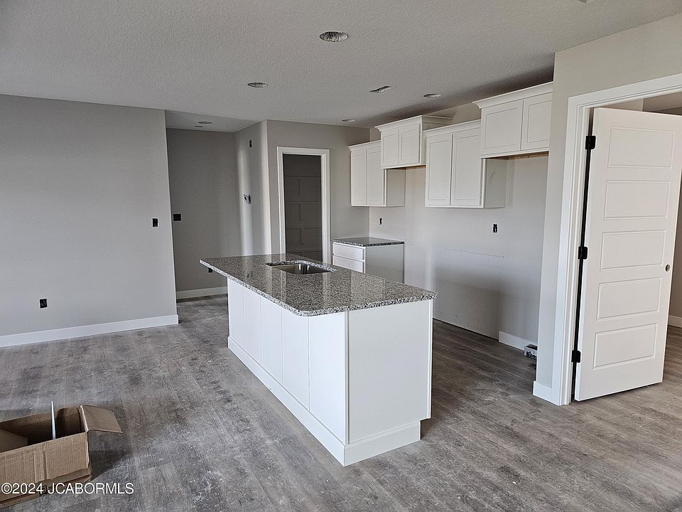 2nd image of 5005 America Dr