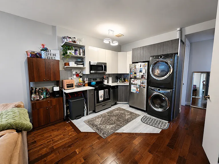 143 Cornelia St #2 — Photo 4