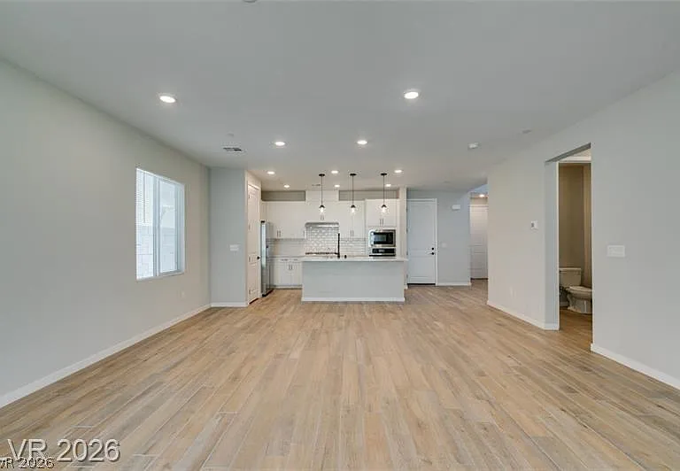 109 Medianoche St — Photo 17