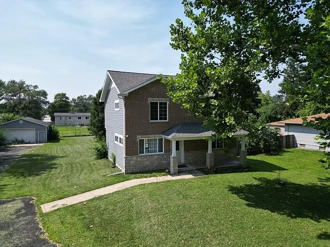 2N150 Mildred Ave photo 1