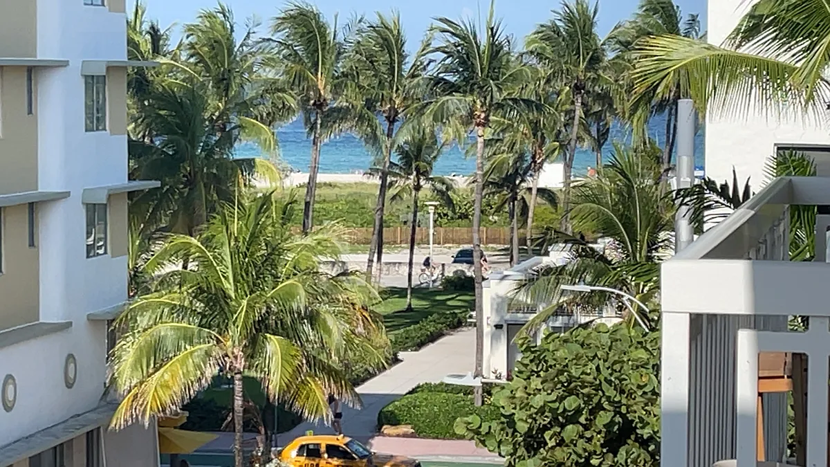 Building Photo - 1357 Collins Ave #2R