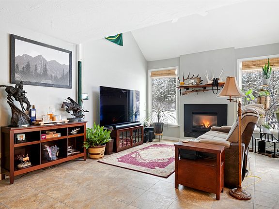 5th image of 1907 E Broadway St