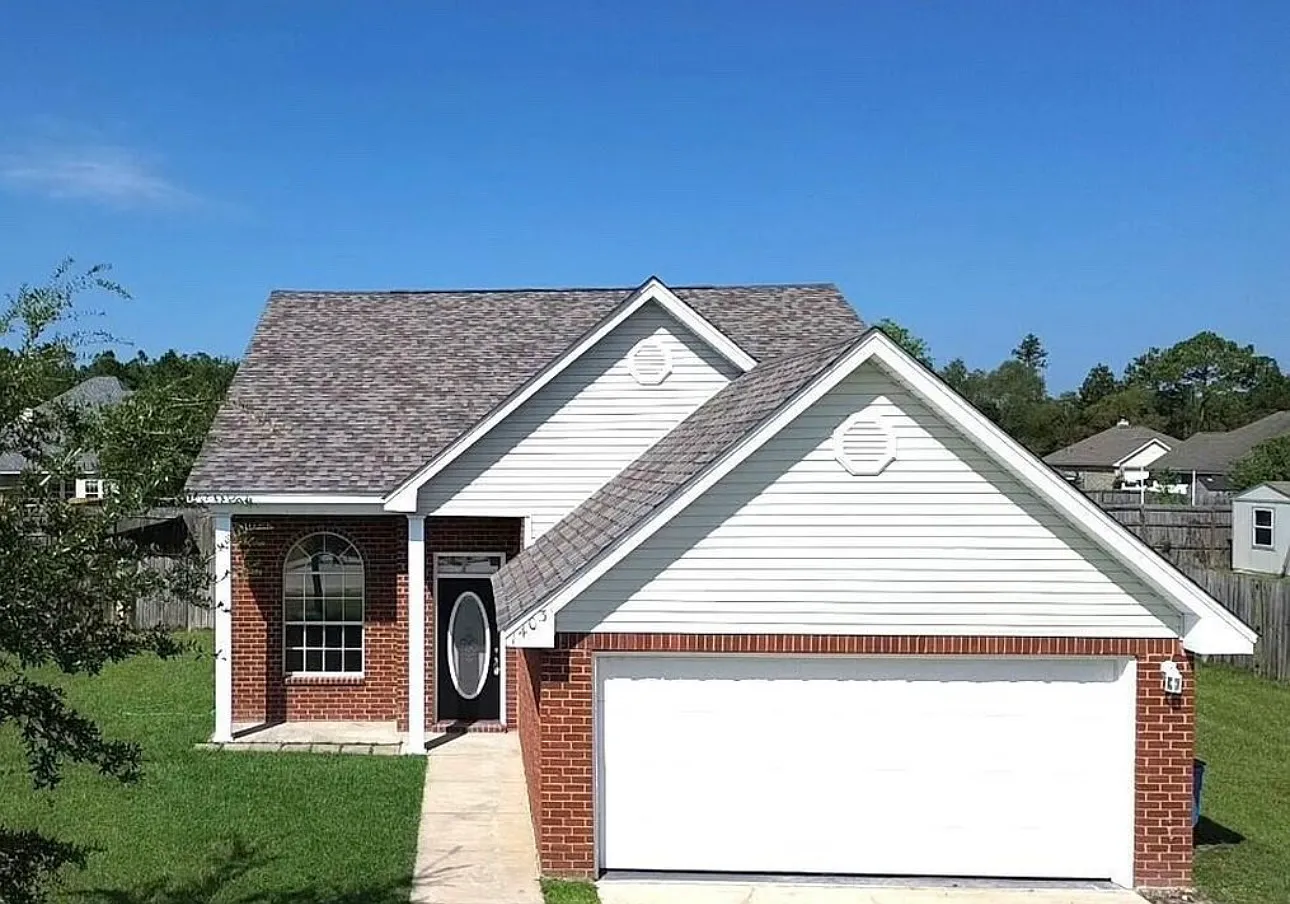 14031 Seymour Dr — Photo 1