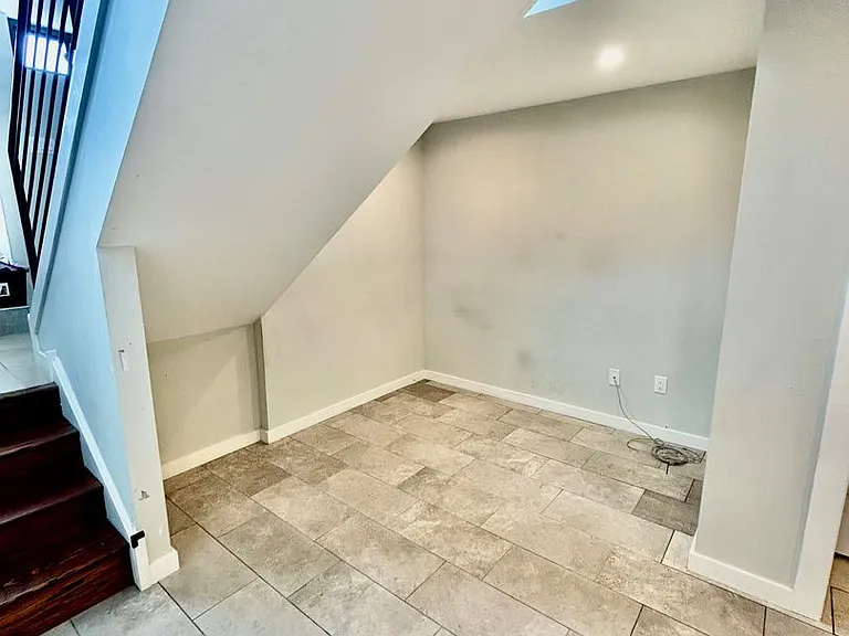 4811 Walnut St — Photo 6