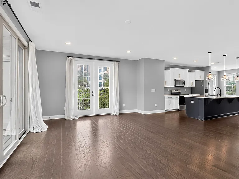 1105 Towns Hill Way — Photo 11