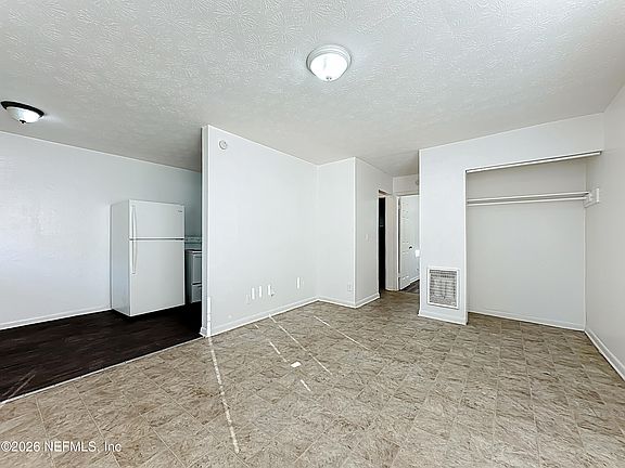 2nd image of 4509 KEN KNIGHT Drive N