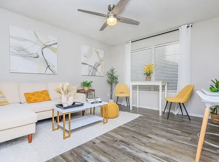 Blakely Apartments — Photo 4