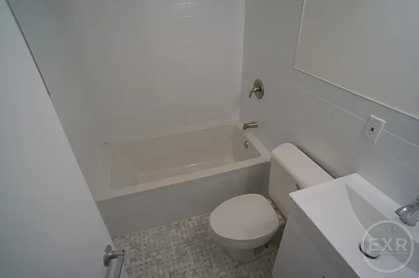 Rented by EXR | media 19