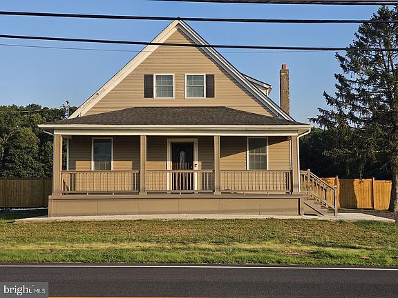 4th image of 836 New Brooklyn Rd