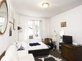 172 Waverly Pl, New York, NY