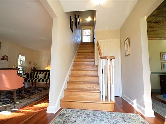 2nd image of 2900 Rosemary Ln