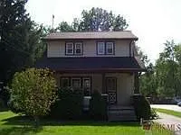 717 Hall St NW photo 1