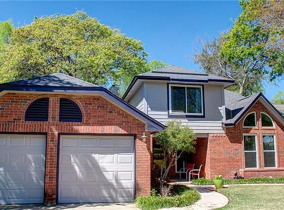 4th image of 2303 Holly Dr