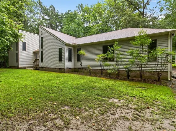 4618 Hill Trl, Gloucester, VA 23061
