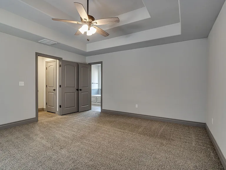 6133 Oxnard St — Photo 25