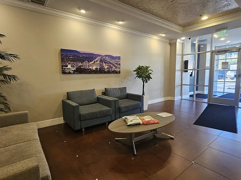 230 E Broadway St #1008 — Photo 38