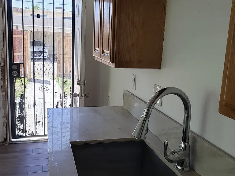 38503 Larkin Ave — Photo 15