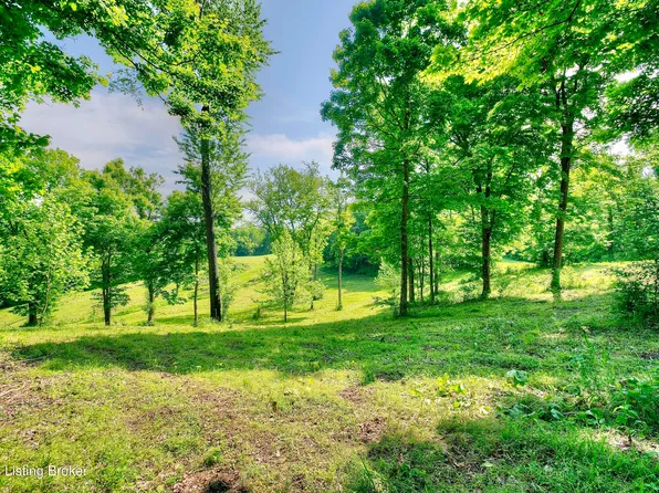 8069B Howe Rd, Burlington, KY 41005
