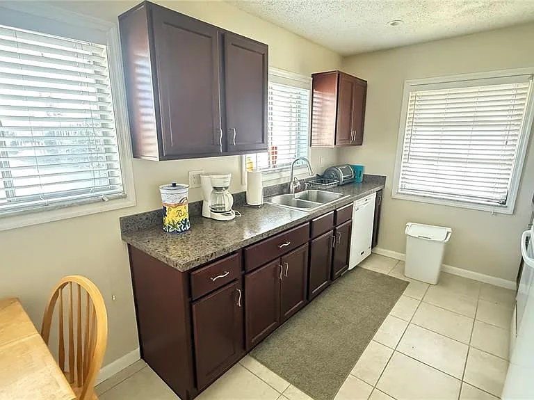 1528 Council Dr — Photo 10