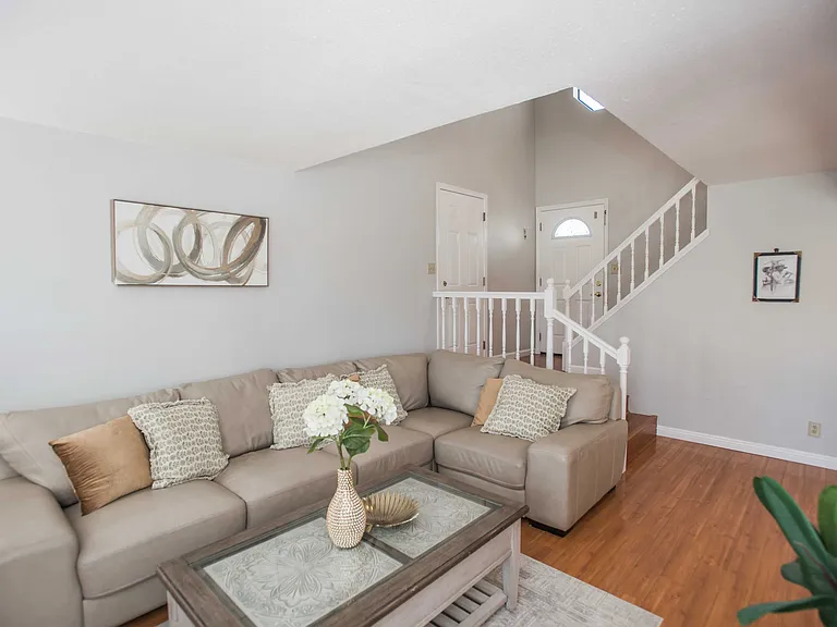 7276 Riverwind Way — Photo 4