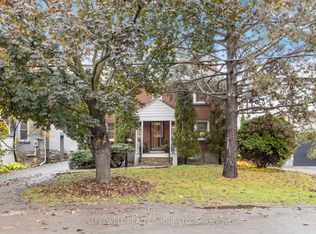 568 Golden Ave, Ottawa, ON K2A2E9
