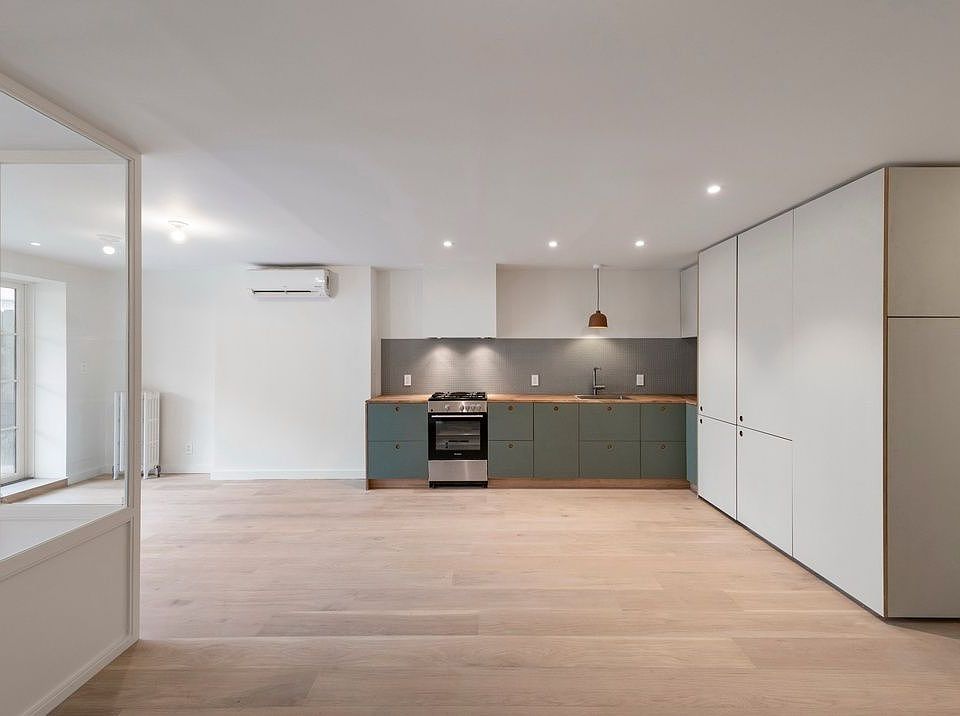 1st image of 193 Kosciuszko St #1