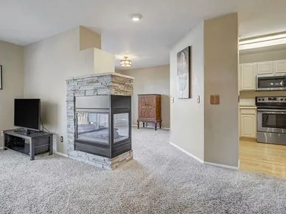 5th image of 1704 Victorian Point