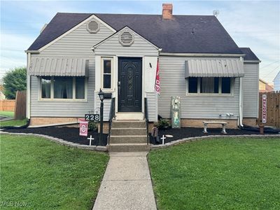 228 Oak St, Uhrichsville, OH, 44683