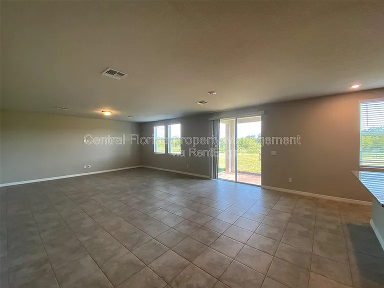 2076 Cypress Bay Blvd — Photo 9