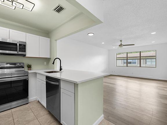 4th image of 600 SE 2ND Avenue #K22