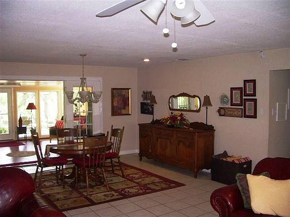 4th image of 2315 Lakewood Ct