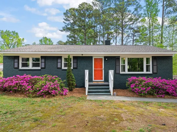 1013 Meadowbrook Dr, Garner, NC 27529