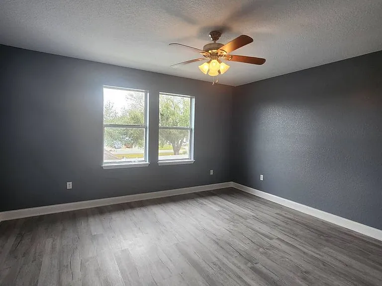 328 Dundee Dr — Photo 10