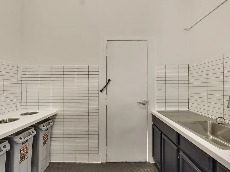 706 Kearny St #115 — Photo 6