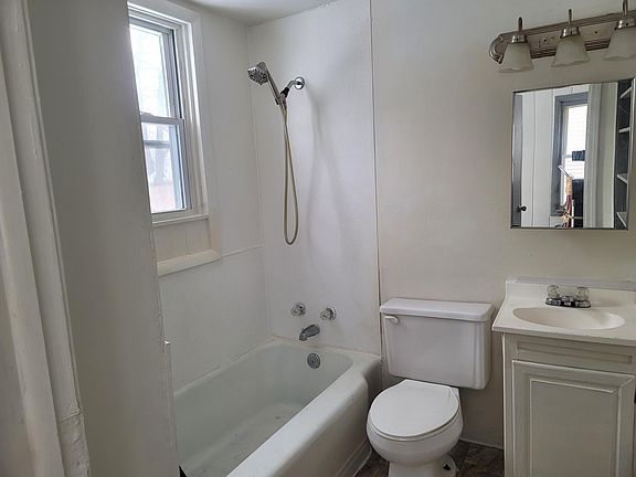 2nd image of 108 Sweet St NE