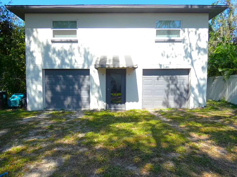 125 E King St #A & B — Photo 1