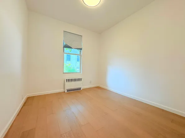 504 Midwood Street image 14 of 15