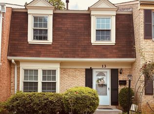 13 Fence Line Dr, Gaithersburg, MD 20878