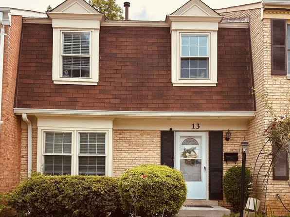 13 Fence Line Dr, Gaithersburg, MD 20878