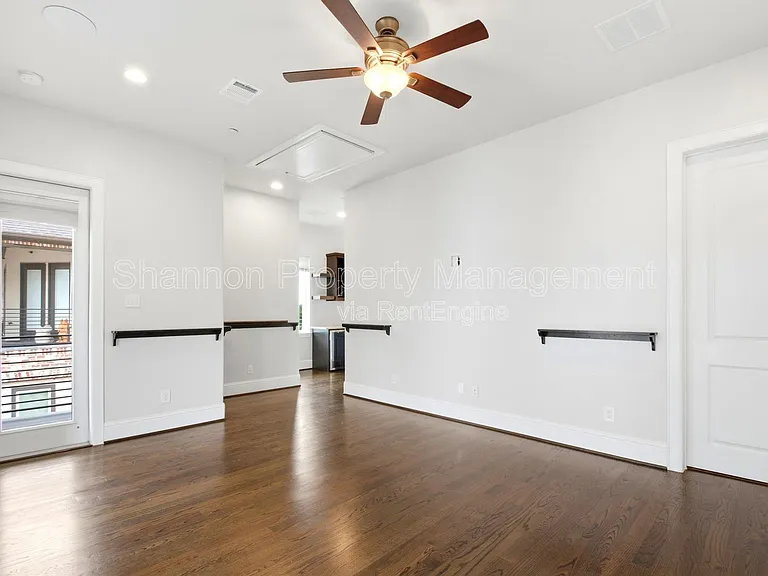2119 Taft St — Photo 13