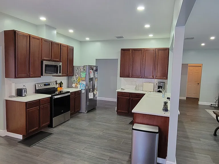 2077 SW Panther Trce — Photo 7